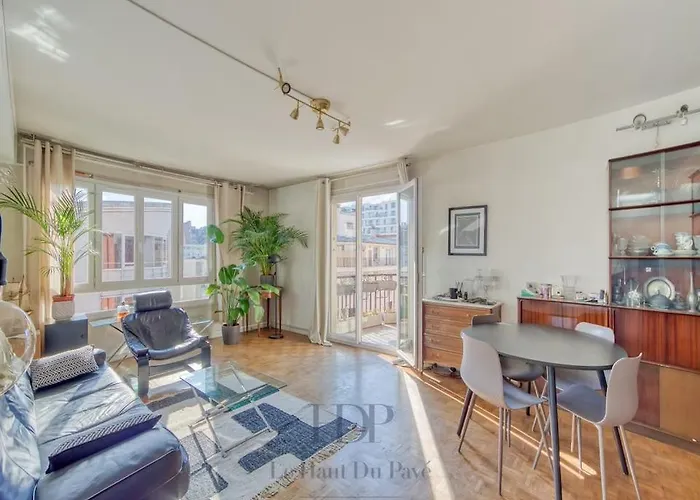 Superbe Chambre Avec Terrasse Dans Un Appartement Partage Dans Le Centre De Paris